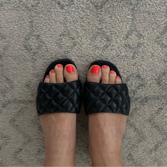 Vince Camuto Black Sandals. Size 8. $30 - Picture 6 of 7